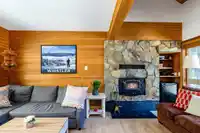 18 6125 EAGLE DRIVE - thumbnail 2