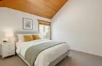 18 6125 EAGLE DRIVE - thumbnail 17