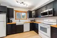 18 6125 EAGLE DRIVE - thumbnail 3