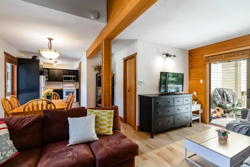18 6125 EAGLE DRIVE - photo 4 of 22
