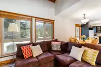 18 6125 EAGLE DRIVE - thumbnail 5