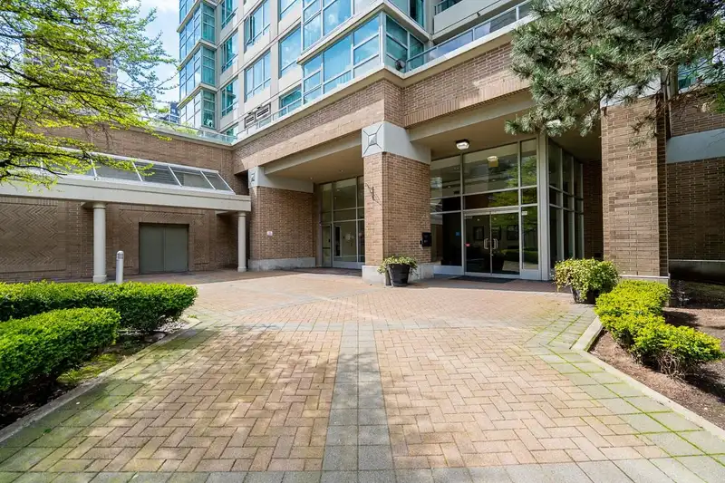1505 4388 BUCHANAN STREET - photo 4 of 40