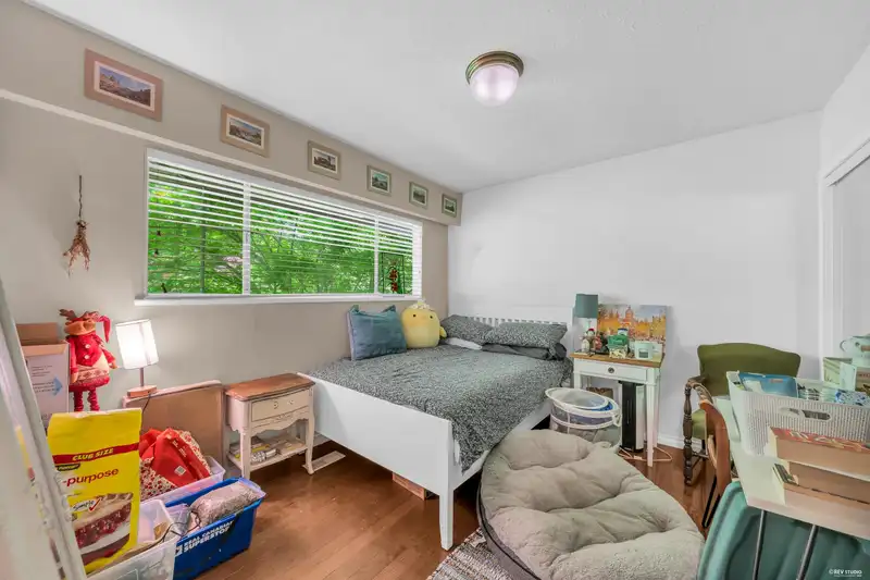 959 CAITHNESS CRESCENT - photo 3 of 39