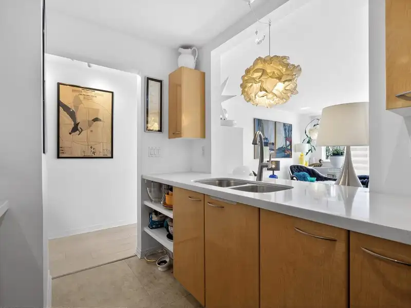 134 1408 CARTIER AVENUE - photo 4 of 18