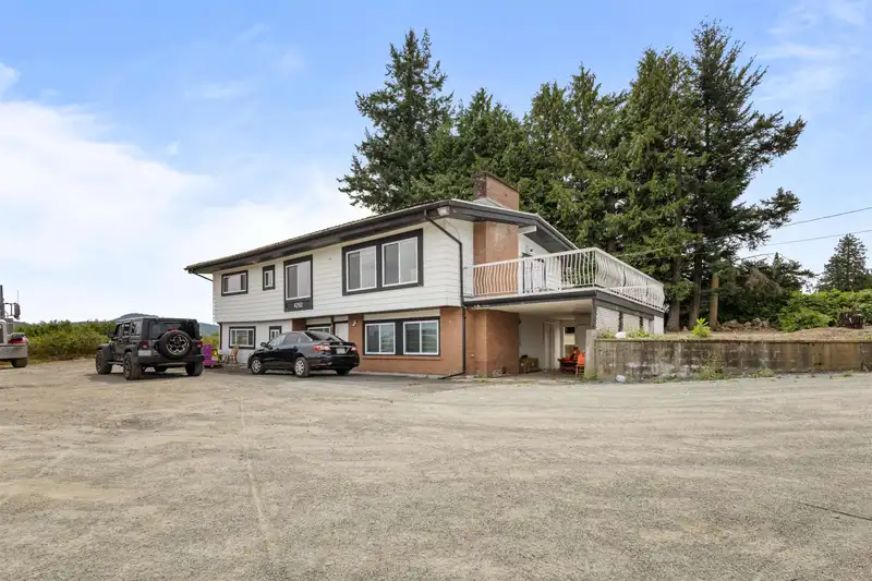 4292 SELDON ROAD - photo 2 of 32