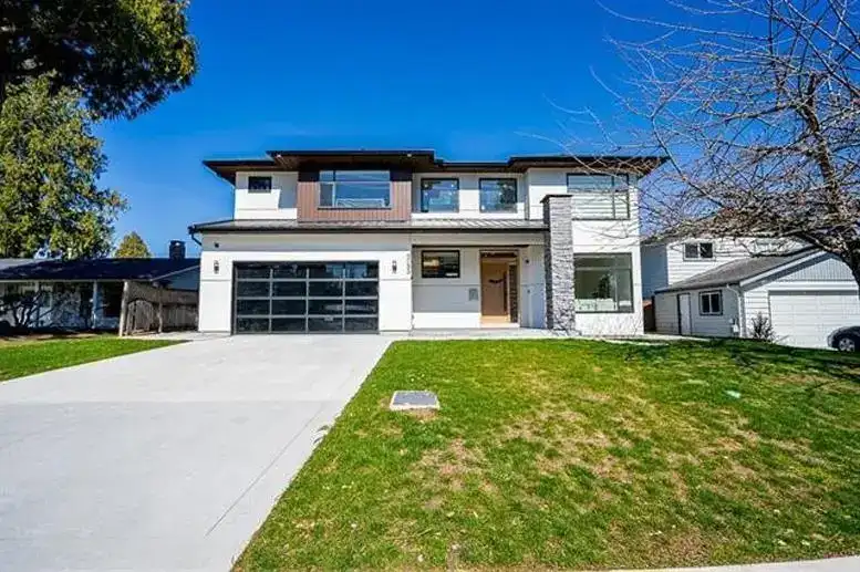 5093 2 AVENUE - photo 1 of 26
