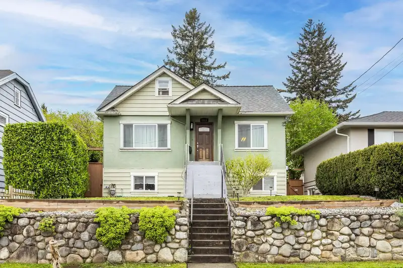 1613 HAMILTON STREET - photo 1 of 39