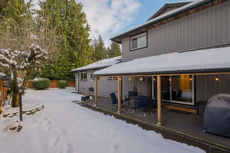20413 90A AVENUE - photo 2 of 37