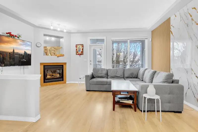25 7250 144 STREET - photo 4 of 26