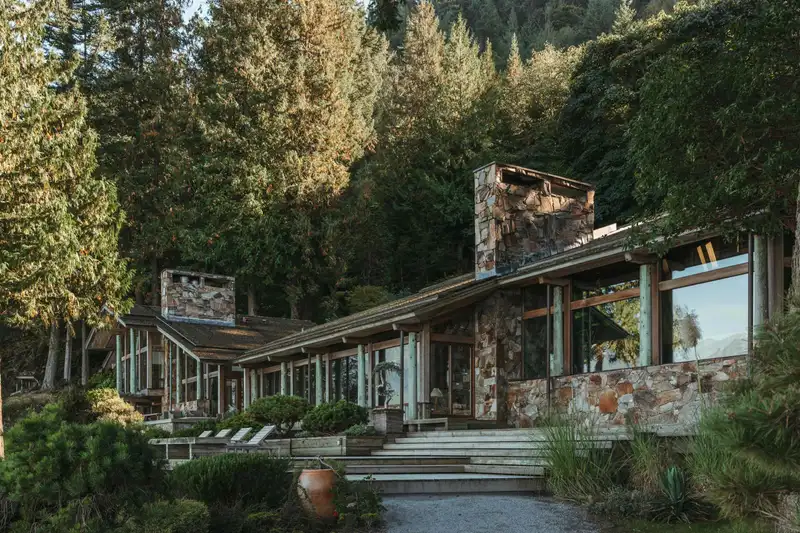 370-374 SMUGGLERS COVE ROAD - photo 2 of 38