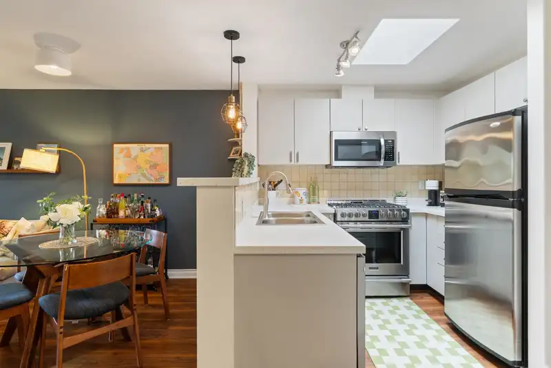 404 2741 E HASTINGS STREET - photo 4 of 38
