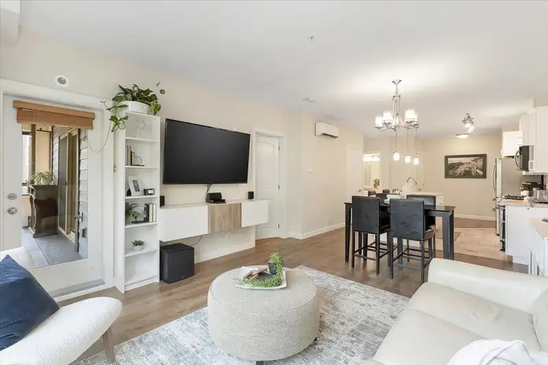 212 20325 85 AVENUE - photo 4 of 34
