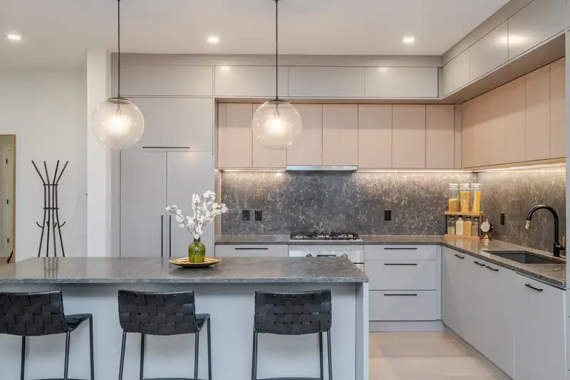 112 20416 PARK AVENUE - photo 1 of 40