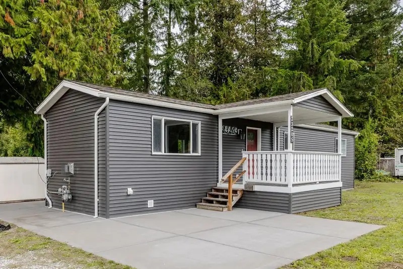 5 23205 CALVIN CRESCENT - photo 1 of 40