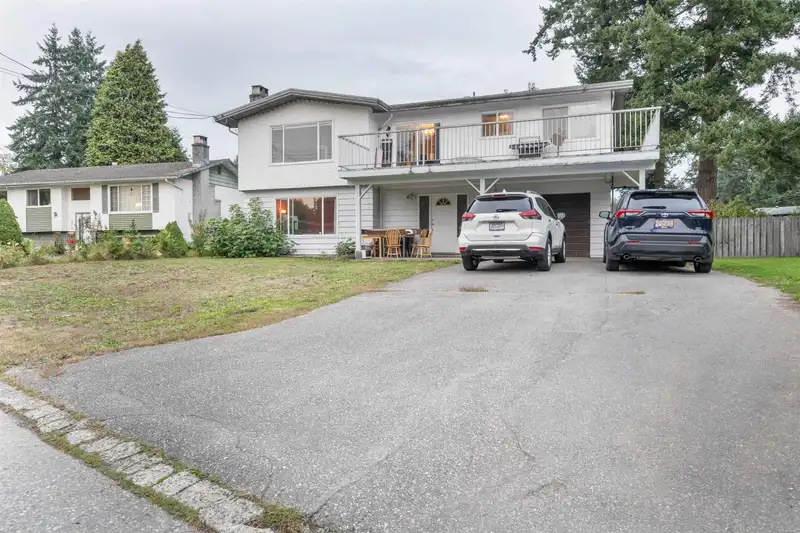 34638 ASCOTT AVENUE - photo 2 of 26