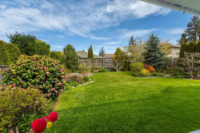 6270 HOMESTEAD AVENUE - photo 4 of 30