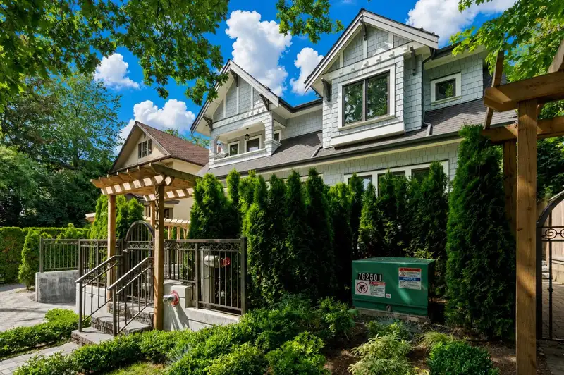 2373 W 7TH AVENUE - photo 4 of 38