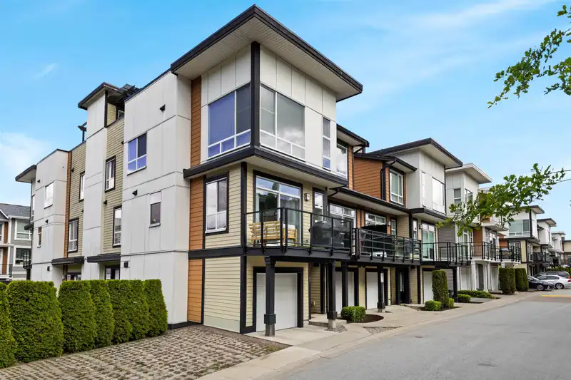 80 20857 77A AVENUE - photo 1 of 38