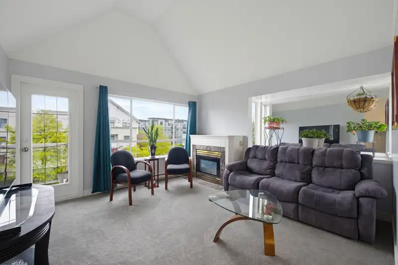 306 20257 54 AVENUE - photo 3 of 25