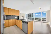 2805 2978 GLEN DRIVE - thumbnail 3
