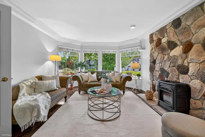 20621 96A AVENUE - photo 4 of 40