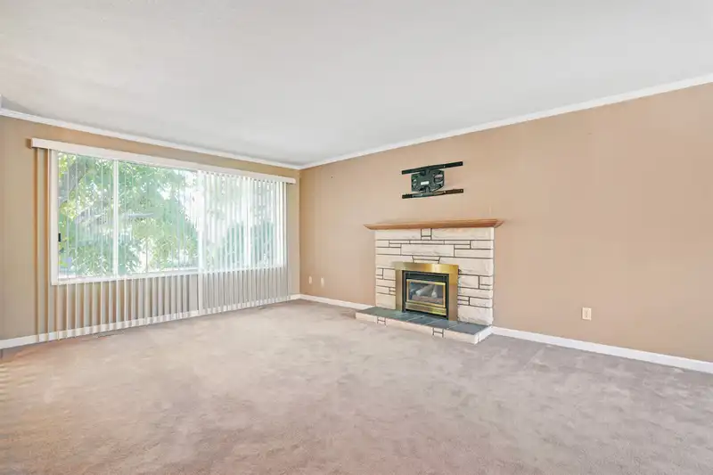 19741 54A AVENUE - photo 2 of 19