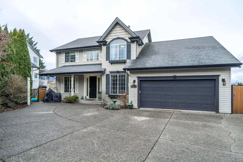 5465 HIGHROAD CRESCENT - photo 2 of 40