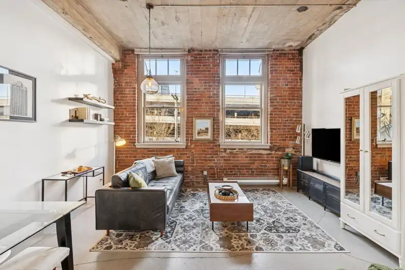206 546 BEATTY STREET - photo 3 of 33