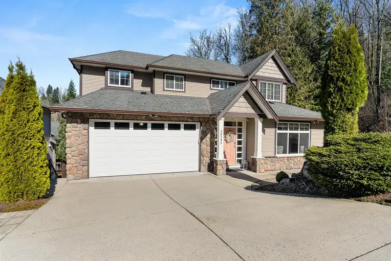 36395 WESTMINSTER DRIVE - photo 1 of 39