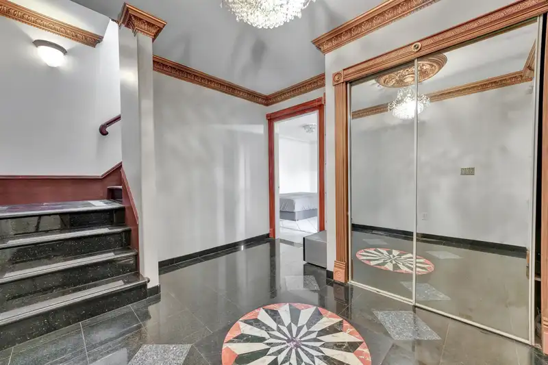 3153 PARKER STREET - photo 2 of 26