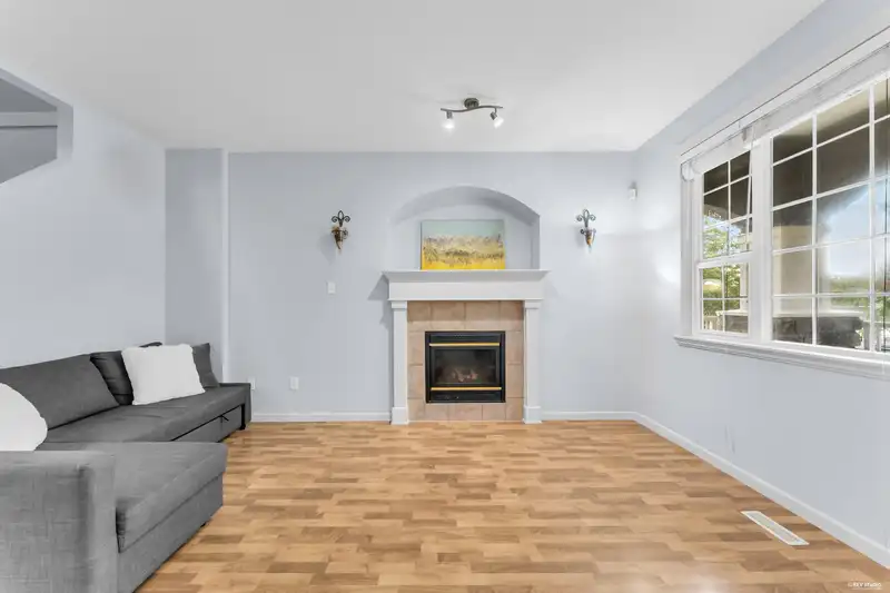3 27295 30 AVENUE - photo 4 of 25