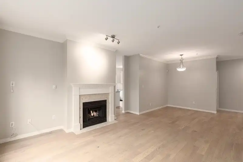 144 3098 GUILDFORD WAY - photo 2 of 30