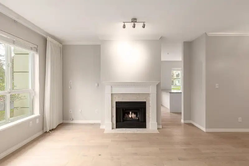144 3098 GUILDFORD WAY - photo 3 of 30