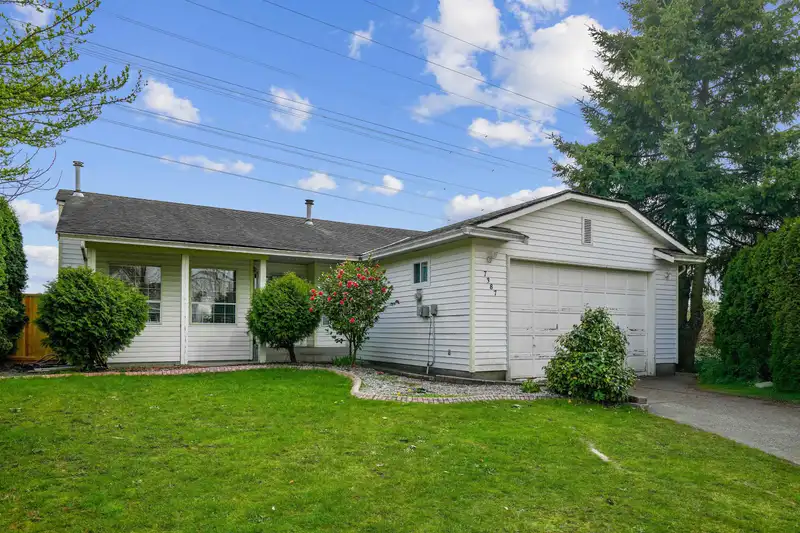 7387 123 STREET - photo 1 of 39
