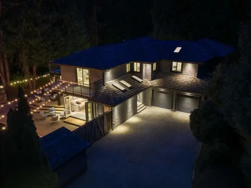 2453 LECLAIR DRIVE - photo 4 of 40