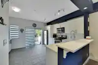 2 19932 70 AVENUE - thumbnail 9