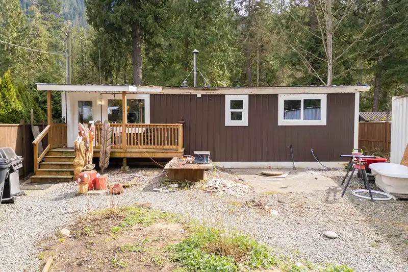 19452 SILVER SKAGIT ROAD - photo 2 of 35