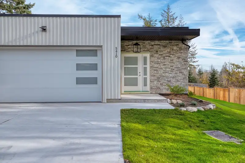 5410 STELLAR WAY - photo 1 of 40