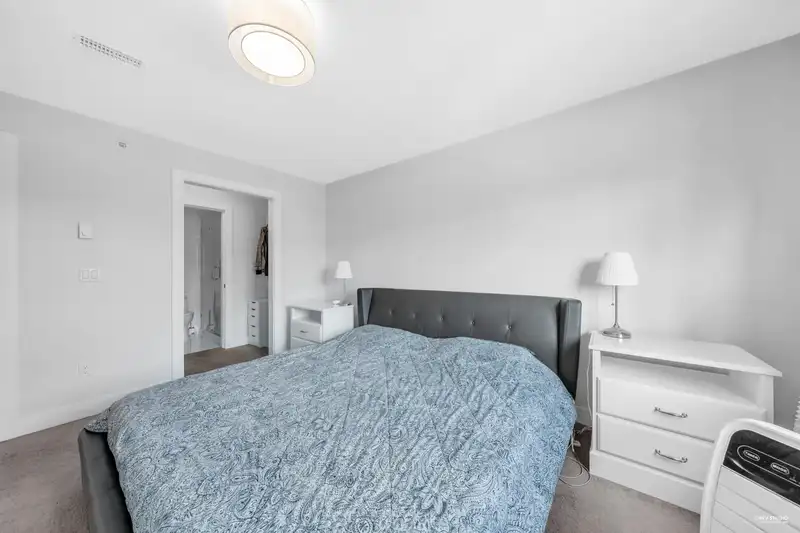 66 843 EWEN AVENUE - photo 3 of 40