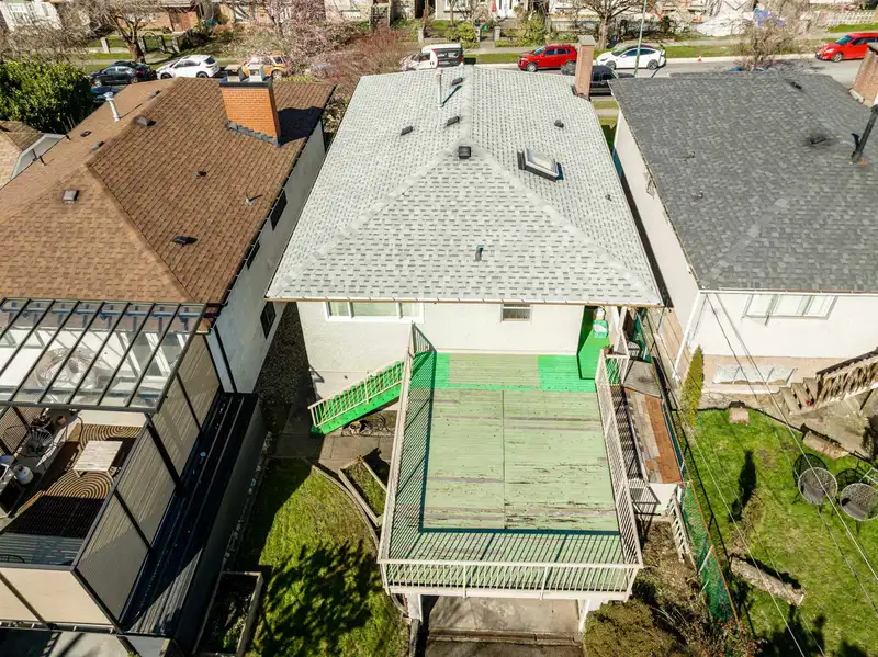 3180 E 3RD AVENUE - photo 3 of 40