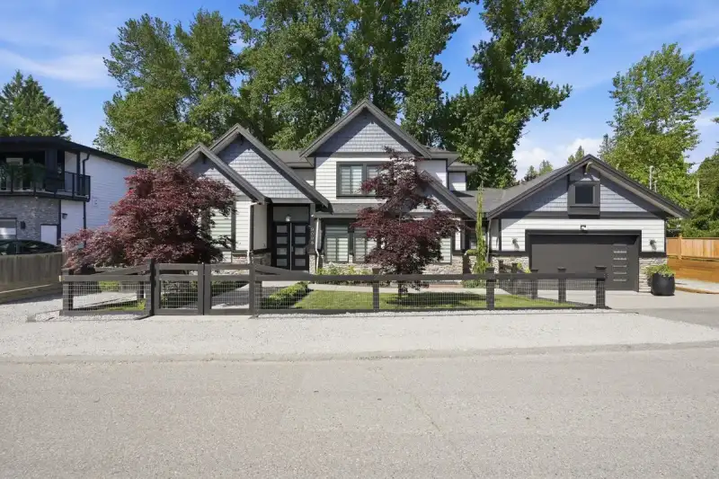 9098 NORUM ROAD - photo 1 of 40