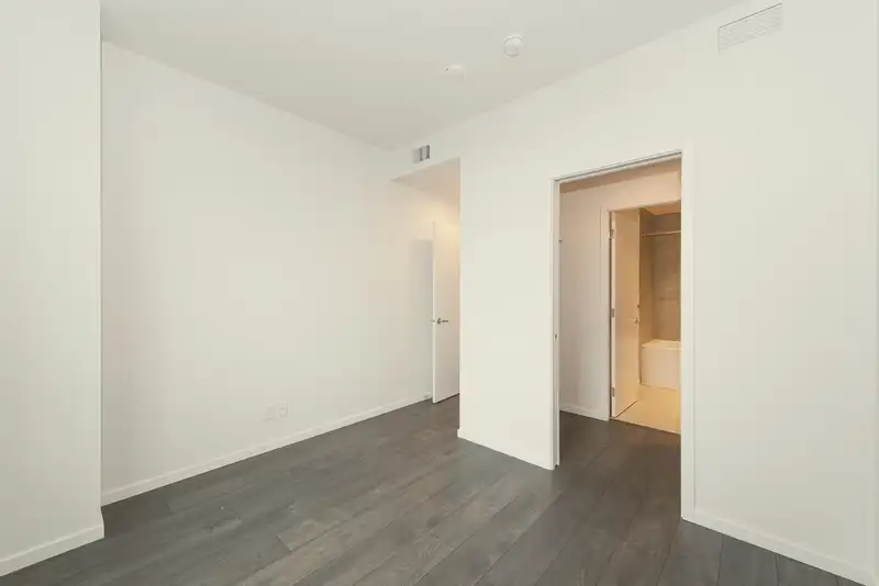 1309 6788 MINORU BOULEVARD - photo 4 of 32