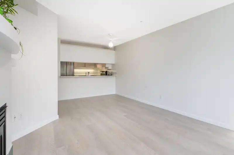 213 19750 64 AVENUE - photo 3 of 36