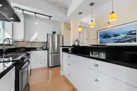 801 2187 BELLEVUE AVENUE - thumbnail 4