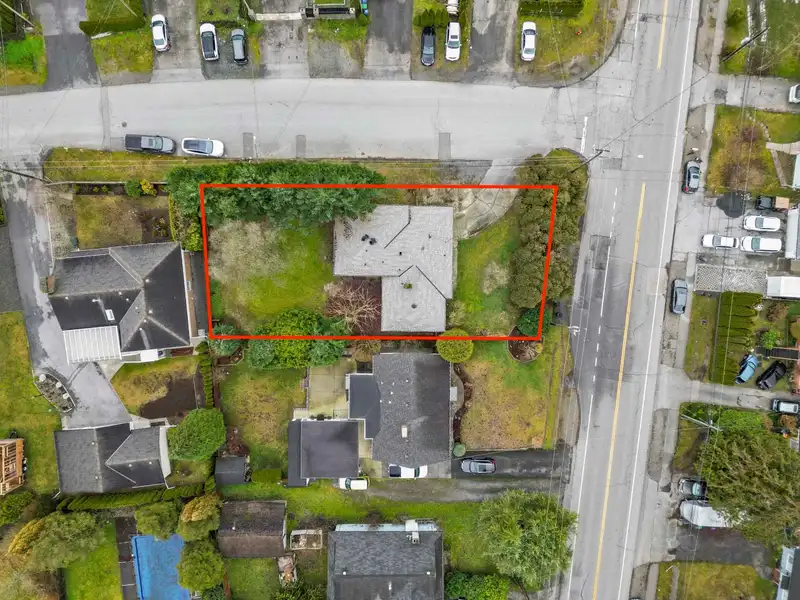 14200 GROSVENOR ROAD - photo 4 of 11