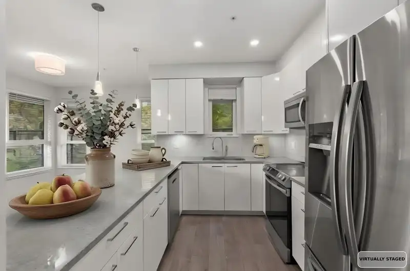 112 5485 BRYDON CRESCENT - photo 3 of 12