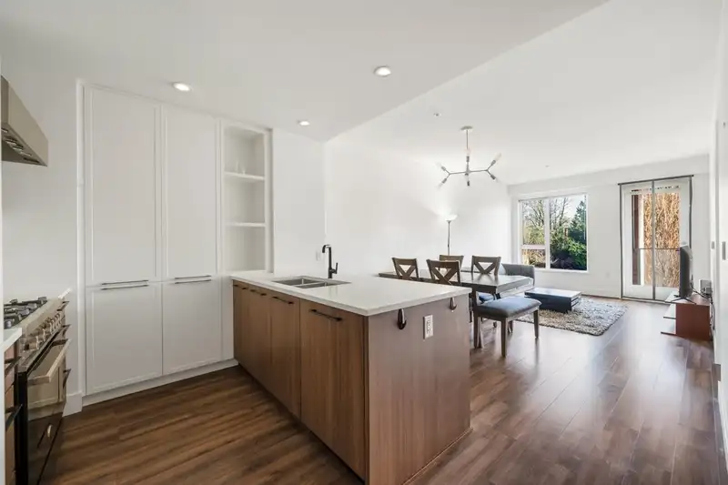 205 6933 CAMBIE STREET - photo 3 of 25