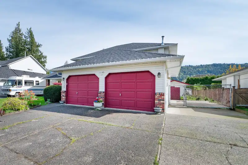 44722 CUMBERLAND AVENUE - photo 3 of 40