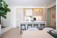 208 1342 JOHNSTON ROAD - thumbnail 2
