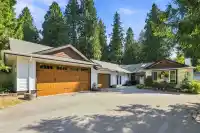 4920 203 STREET - thumbnail 1